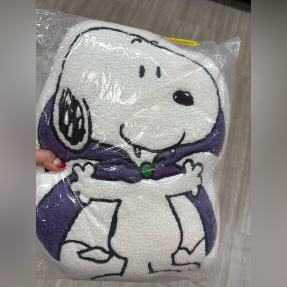 Peanuts Snoopy Pillow - White and Purple